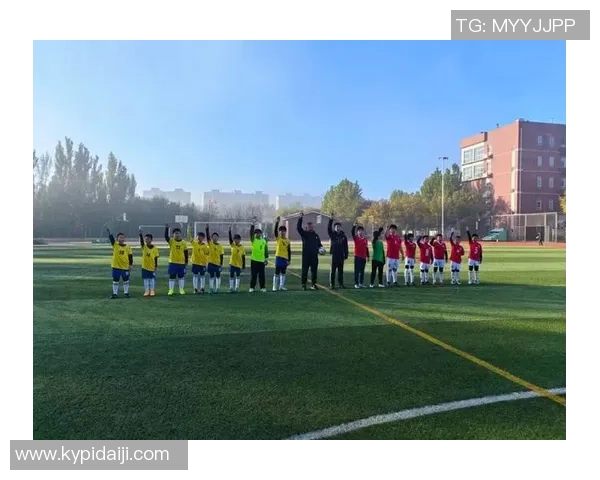 足球传奇栩栩如生蜡像展览 展现球场英雄的风采与荣耀